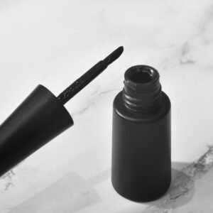 Black Liquid Eyeliner — a bold, intense liquid eyeliner in a deep, rich black shade. This high-pigment formula glides on smoothly to create precise, long-lasting lines with a matte finish. Ideal for creating dramatic cat eyes, winged eyeliner, or defined lash lines, this eyeliner delivers smudge-proof, waterproof wear that lasts all day without fading or flaking. The ultra-fine, precision tip allows for easy application, offering control for both thin and thick lines. Perfect for achieving a flawless, defined eye look, this vegan, cruelty-free eyeliner is free from parabens and synthetic fragrances, making it an essential part of any clean beauty routine. Suitable for all skin types, including sensitive eyes.