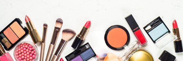 As a beauty expert who has spent years studying cosmetic formulation, industry trends, and consumer behavior, I’ve noticed a clear shift in what people want from their makeup routines. Today’s consumers aren’t just searching for the best makeup products—they’re looking for smart routines, high-performance formulas, and tools that help them achieve flawless results with minimal effort. Whether you’re building a professional kit or refining your everyday routine, understanding the right makeup products, tools, and techniques can completely transform your results. Let’s explore the biggest trends shaping modern beauty.